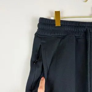 NEW Hollister Black Straight Leg Cropped Sweatpants Sweats Size‎ XS thumbnail 4