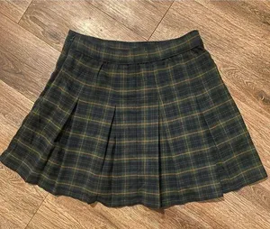 EUC Hollister Pleated Plaid Mini Skirt Size Medium School Girl Preppy Valley thumbnail 1