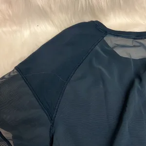 Lululemon Blueish‎ Green Sheer top size 4 C34 thumbnail 9