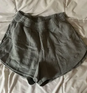 Hollister gray sweat shorts thumbnail 1