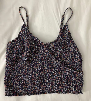 Hollister Crop Top thumbnail 3