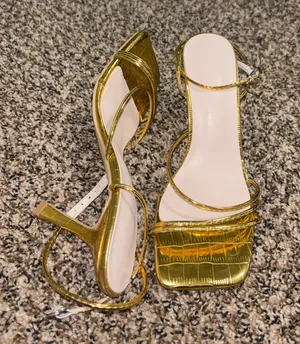 Boutique kitten heels thumbnail 1