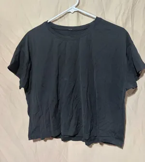 Lululemon T-shirt thumbnail 1