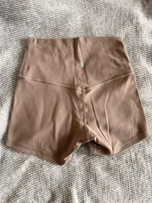 Lululemon Align High-Rise Short Taupe 4” Size 4 thumbnail 9