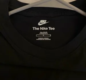 The Nike Tee Men’s Large Black  thumbnail 5