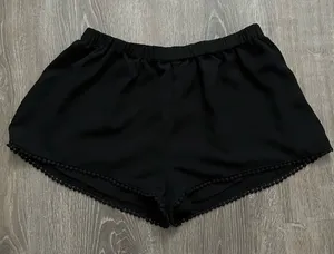Brandy Melville Leticia Black Lace Trim Flowy Shorts One Size Elastic Waist thumbnail 1