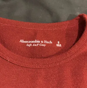 Abercrombie Long Sleeve Crop thumbnail 2