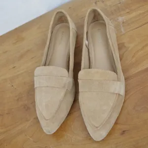 EXPRESS Tan Suede Pointed Toe Flats Size 9 thumbnail 10