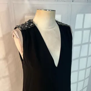 Alice & Olivia black embellished shoulder sleeveless blouse size XS thumbnail 4