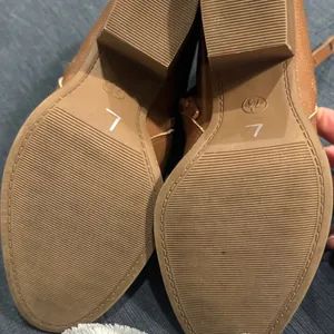 Universal Threads Tan Ankle Boots thumbnail 4