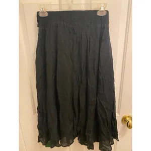 NWT Halara XS Black Side Slit Midi Skirt Elastic Waist Partially Lined Flared thumbnail 2