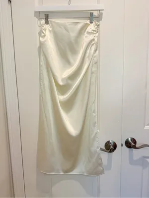 DANAE x NA-KD NWT Side Slit Satin Skirt in Light Beige Midi size‎ 38 Minimalist thumbnail 3