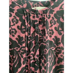 Loft Damask Floral Pintuck Blouse Womens Size M Burgundy Black Sheer Polyester‎ thumbnail 2