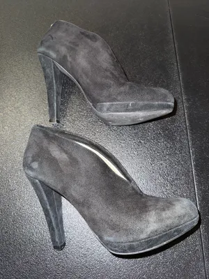 Michael Kors Black Suede V-Shaped Platform Heels 7M thumbnail 3