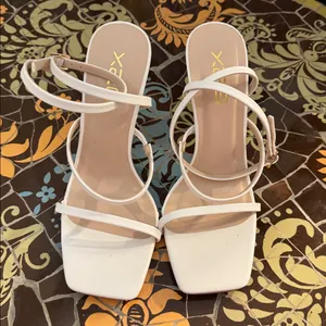 X2B White Strappy Stiletto Sandals Sz: 8 thumbnail 3