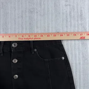 American Eagle Black Denim Button Front Mini Skirt Size 2 Casual Edgy Goth Emo thumbnail 7