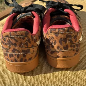 Cushionaire Astro Retro Leopard Print Sneakers Size 7.5 thumbnail 4