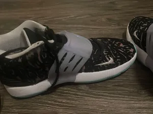 Nike Men’s Basketball Shoes thumbnail 3