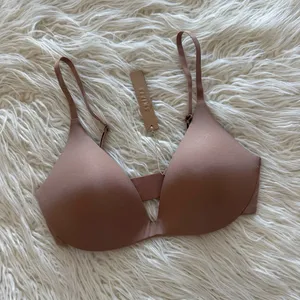 Skims Wireless Super Push up Bra Sienna Size 32D thumbnail 3