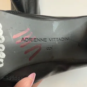 Adrienne Vittadini Black Leather Ankle Boots Block Heel Chic Trendy Zip‎ Size 8M thumbnail 5