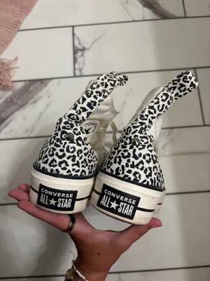High-Top Converse thumbnail 2