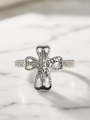 Gorgeous Stainless Steel Silver Hammered Cross Design Ring Size 7 thumbnail 3