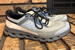 On Cloudvista Women’s Trail‎ Running Shoes Alloy/Black Size 8 thumbnail 1
