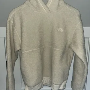 north face sweatshirt thumbnail 2