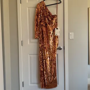 Mac Duggal 10788‎ One Sleeve High Slit Sequined Dress - Size 10 - Copper - NWT thumbnail 6