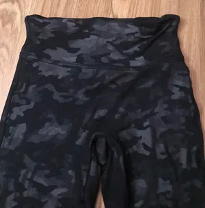 Spanx Camo Faux Leather Leggings thumbnail 6