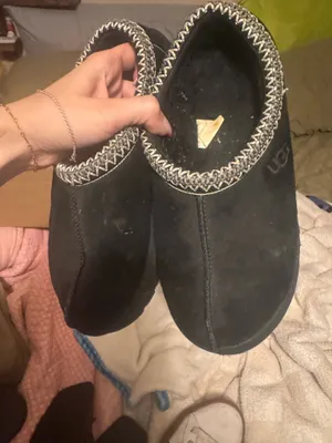 UGG Slippers thumbnail 2