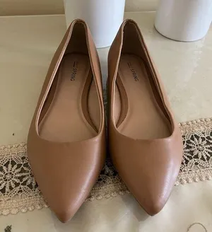ballet shoes. Size 7.5 . Only worn once. thumbnail 1
