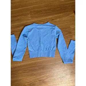 PrettyLittleThing PLTSPORT Women Blue Seamless‎ Long Sleeve Crop Athletic Sz M thumbnail 3