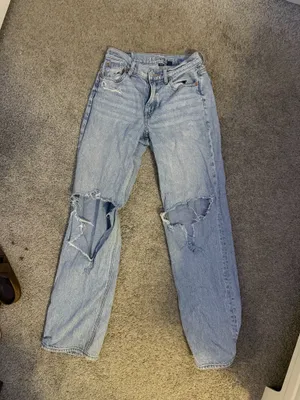 American Eagle Light Wash Ripped Wide Leg Jeans Size 2 thumbnail 2