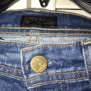 Size 26 Citizens of Humanity Avedon style 133 Jeans thumbnail 4