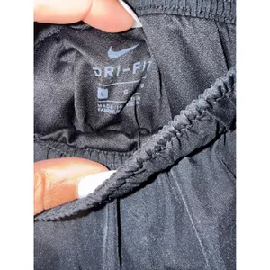 Nike Dri-FIT Tempo Running Shorts Black White Womens Large 3 Inch Inseam workout thumbnail 4