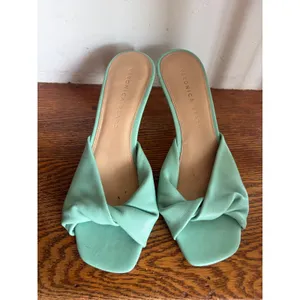 Veronica Beard Mint Green Leather Twisted Kitten Heel Mule Sandals‎ Size 7M thumbnail 2