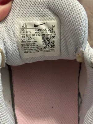 Nike Legend Essential 2 Women’s Sneakers Size 6.5 White/Gray/Pink thumbnail 7