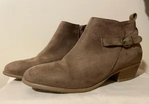 Wild Diva Women’s Short Suede Boots thumbnail 1