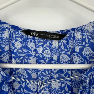 Zara Semi Sheer Blue White Floral‎ Tassel Tie Midi Dress Size S Small Boho Flowy thumbnail 6