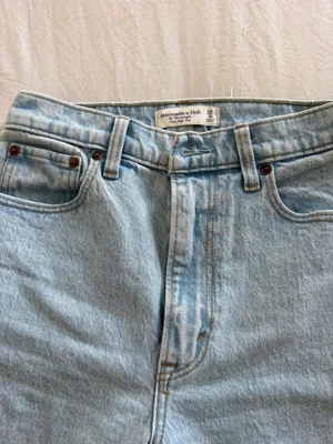Abercrombie High-Rise 90s Relaxed Jeans thumbnail 4
