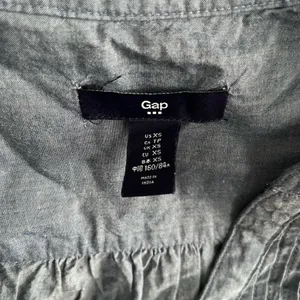 NWT gap shirt thumbnail 3