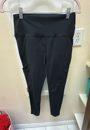 Avalanche Outdoor Supply Company High-Rise Cargo Leggings with Pockets thumbnail 1