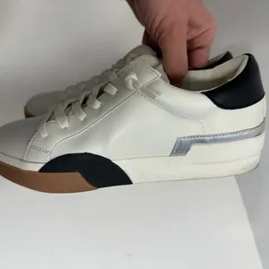 Dolce Vita Women's Helix White/Black Leather Sneakers Size 8.0 thumbnail 6