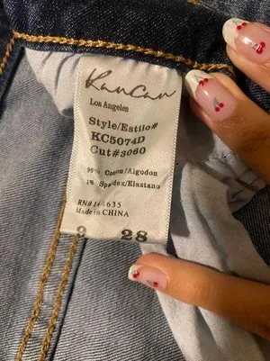 Ripped Jeans thumbnail 3