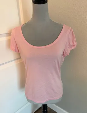 Lilly Pulitzer Light Pink Scoop Neck Short Sleeve Tee, Sz M thumbnail 1