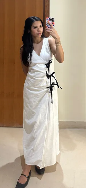 NA-KD maxi Dress with black bow thumbnail 1