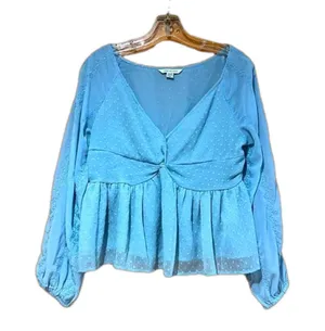 New!! American Eagle M Light Blue Slightly Cropped Flowy Long Sleeve Blouse thumbnail 1