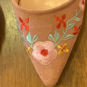 Styleloop NWOT heels women’s 41, 10.5 US light pink/mauve embroidered floral thumbnail 5