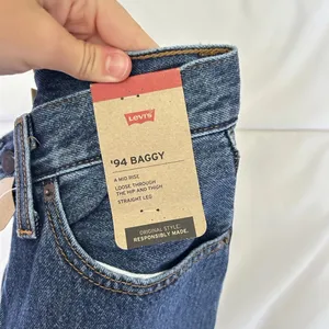 NWT Levi's '94 Baggy Mid Rise Straight Leg Jeans Size 25x31 Loose Hip & Thigh thumbnail 7